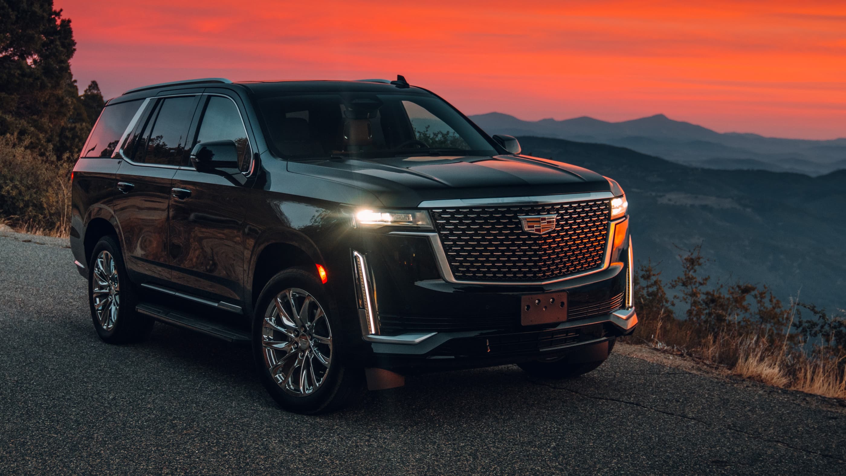 Cadillac Escalade - Premium Umrah transport vehicle