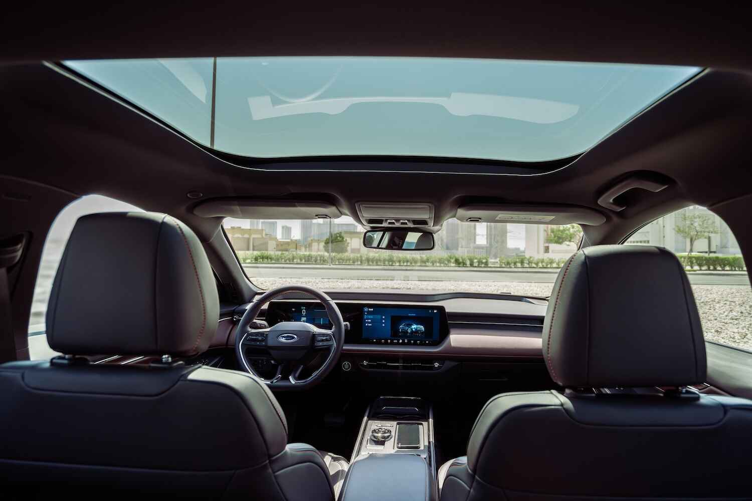 Ford Taurus 2025 thumbnail 2